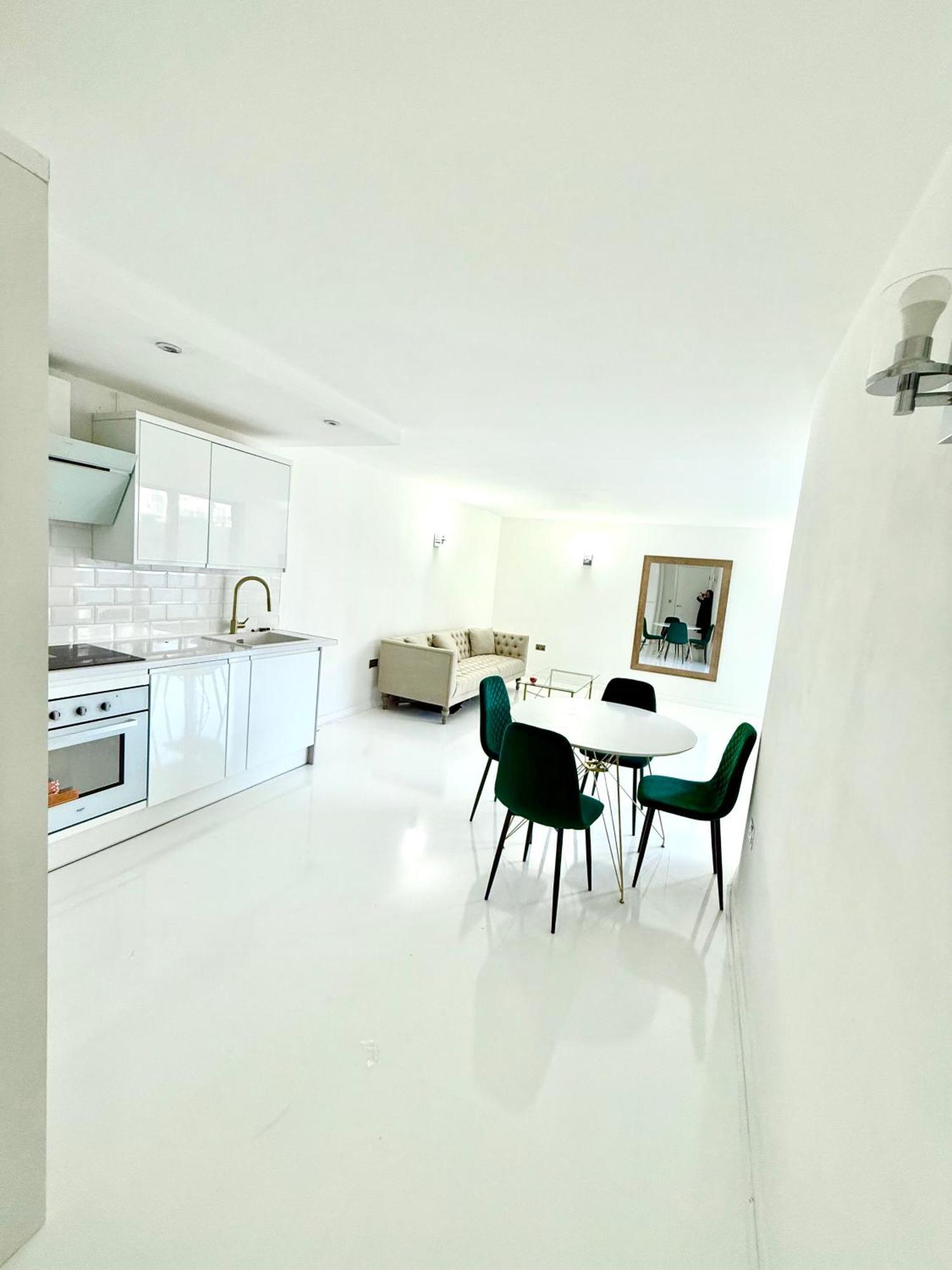 Leeds Train Station City Centre Villa Style Flat Exterior photo